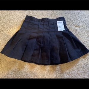 Brandy Melville pleated short skirt